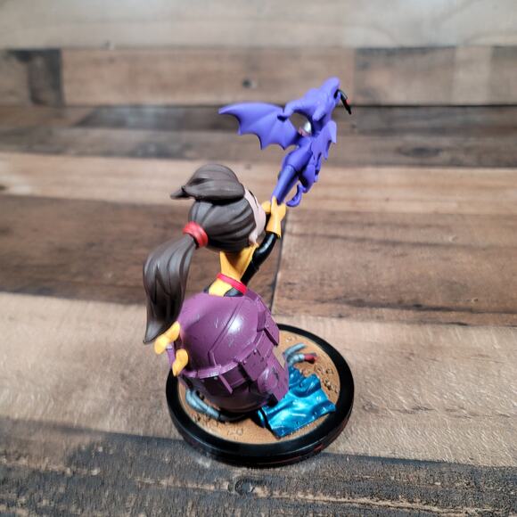 Marvel's X-men Kitty Pryde and Lockheed Q-Fig Elite Diorama Figure Vinyl Figure - Picture 3 of 10